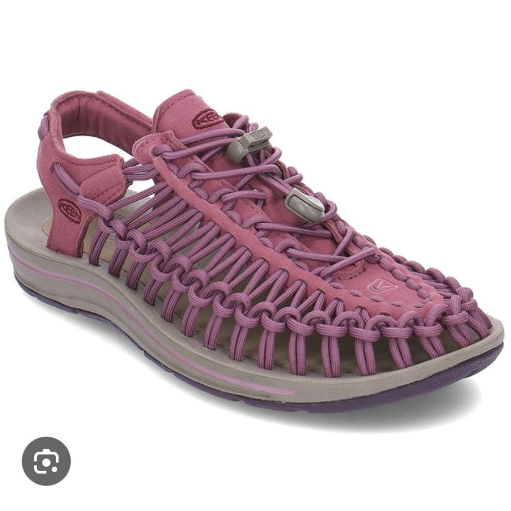 New Keen Uneek purple two cord Size 9 wide women's sandals 1019939